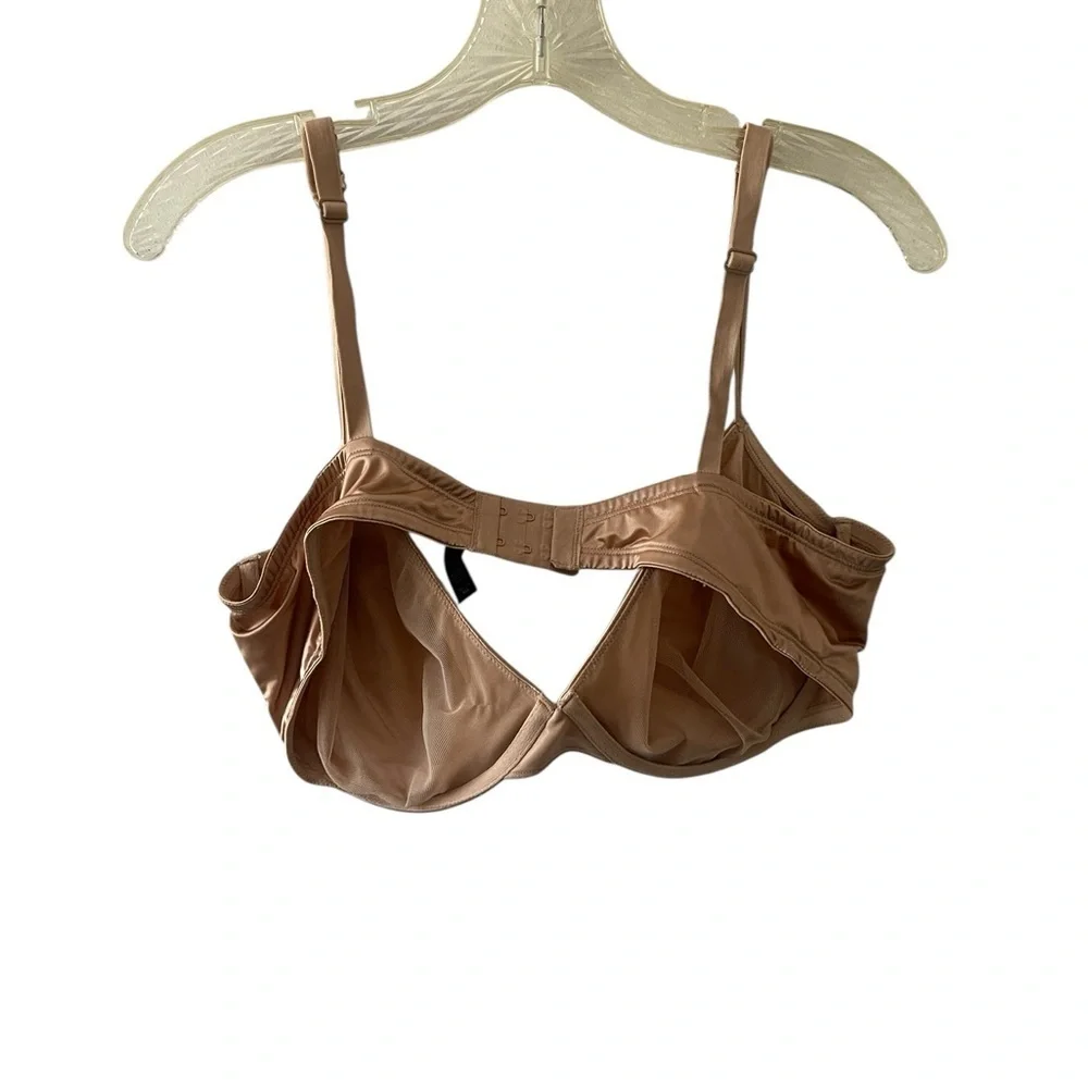SKIMS Push Up Underwire Bra 42D Nude Satin Smooth T-Shirt Bra - Picture 2 of 5